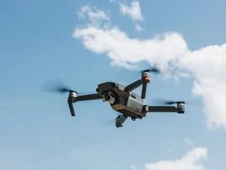 Survols de drones au-dessus de la maison d’arrêt de Strasbourg : deux suspects interpellés seront jugés cet après-midi