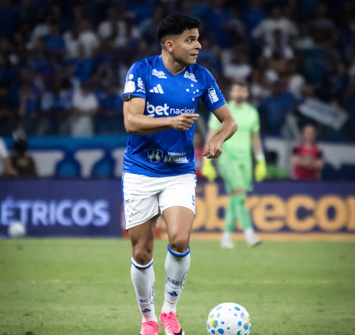 Cruzeiro anuncia lesão de atacante após choque em clássico da Copa do Brasil