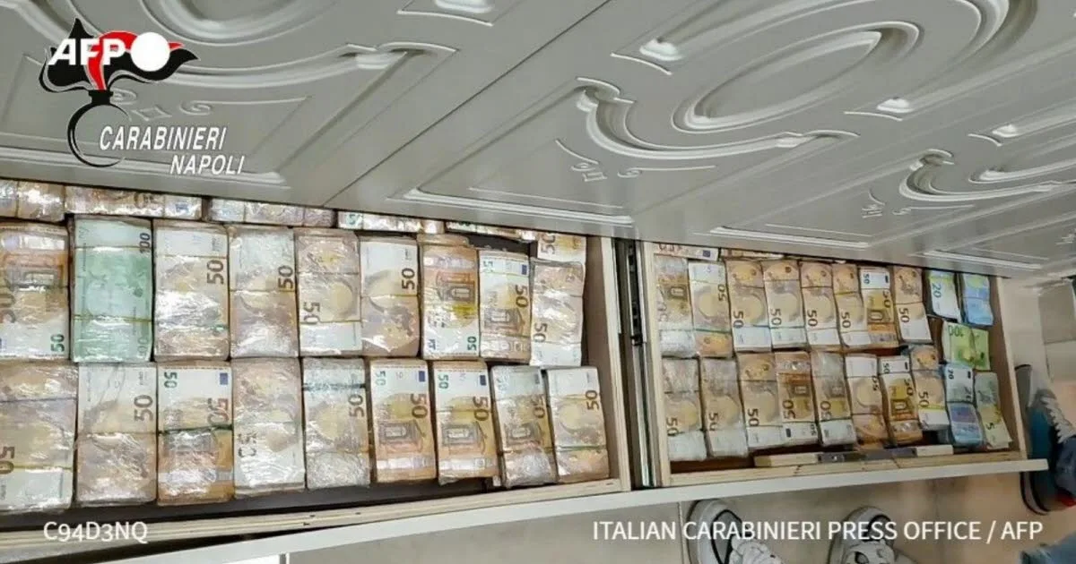 Italie. Plus de trois millions d'euros en cash cachés dans un mur chez un baron de la drogue