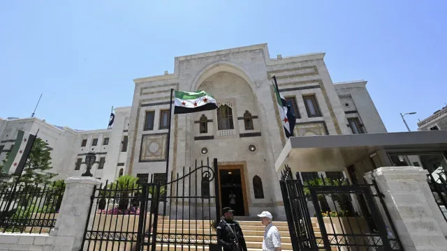Síria confirma conversações com Israel para aliviar tensões após ataques