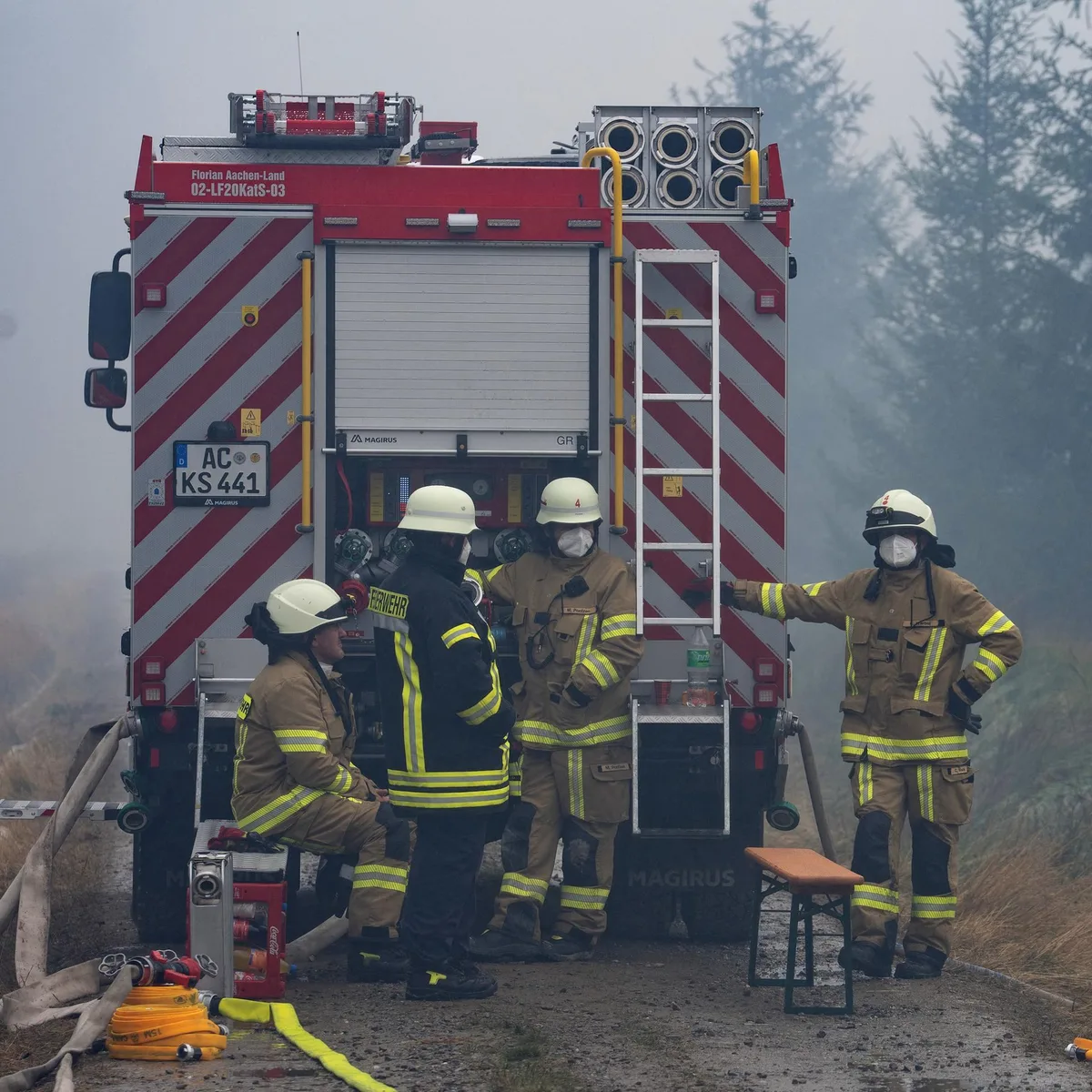 Belgien - Waldbrand im Hohen Venn wird weiter eingedämmt - Brandgeruch in Teilen Westdeutschlands