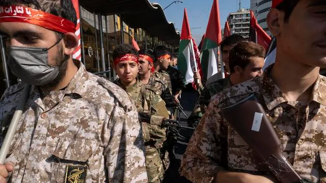 Iranisches Militär: Warum der Iran weiterkämpfen kann