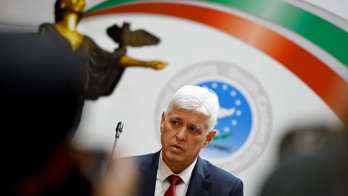 Bulgária pede à NATO caças e sistemas antidrones para reforçar a sua defesa