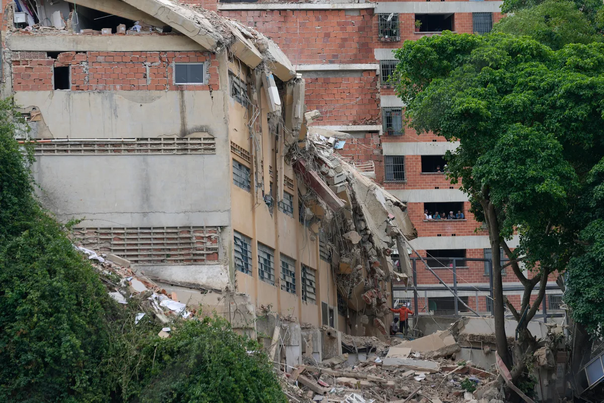 Venezuela reubicará a estudiantes de más de 91 colegios afectados por los terremotos