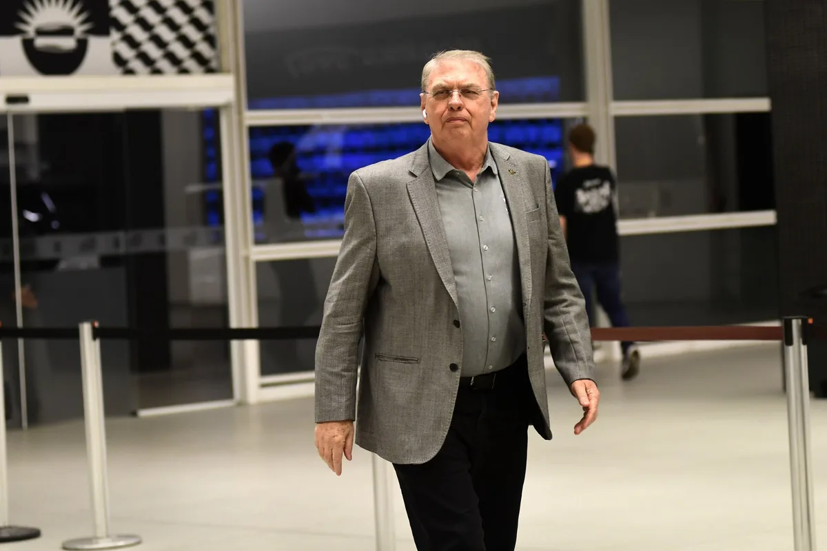 Corinthians não paga direitos de imagem e chega a dois meses de atraso com elenco