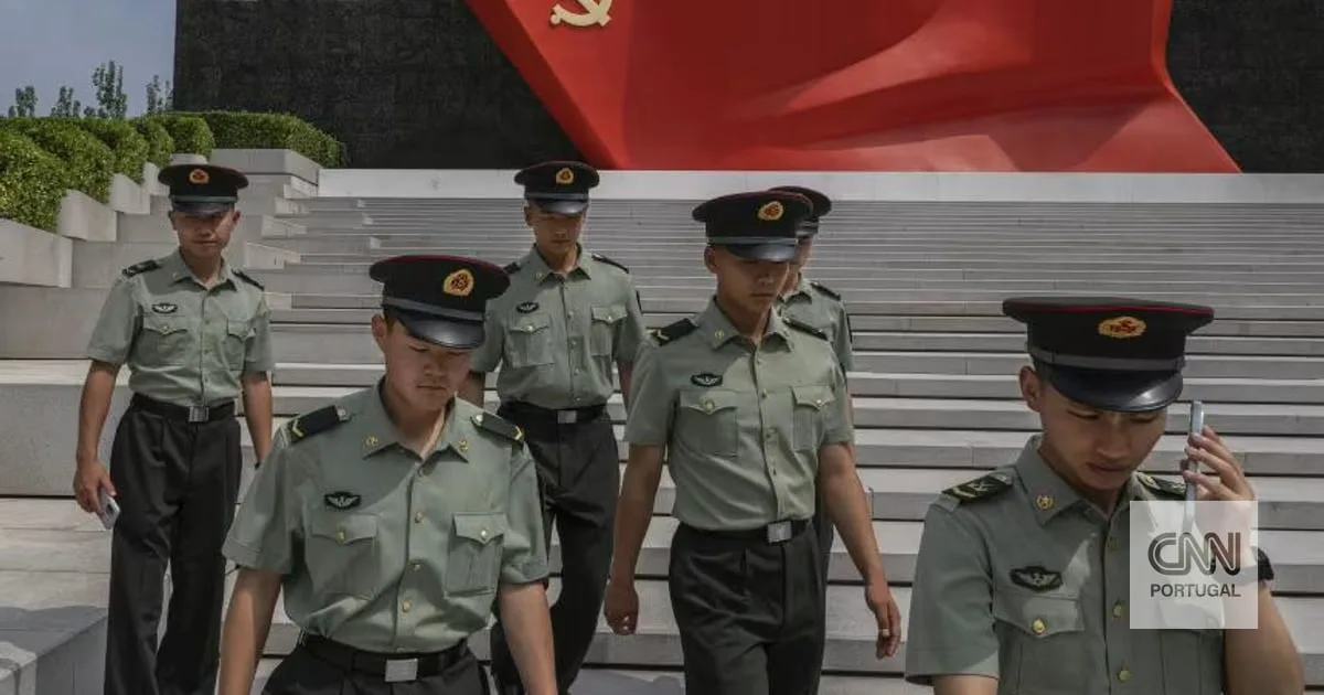 China pede progressos rumo a uma "solução política" depois de Trump ter anunciado redução dos exercícios militares conjuntos com Seul