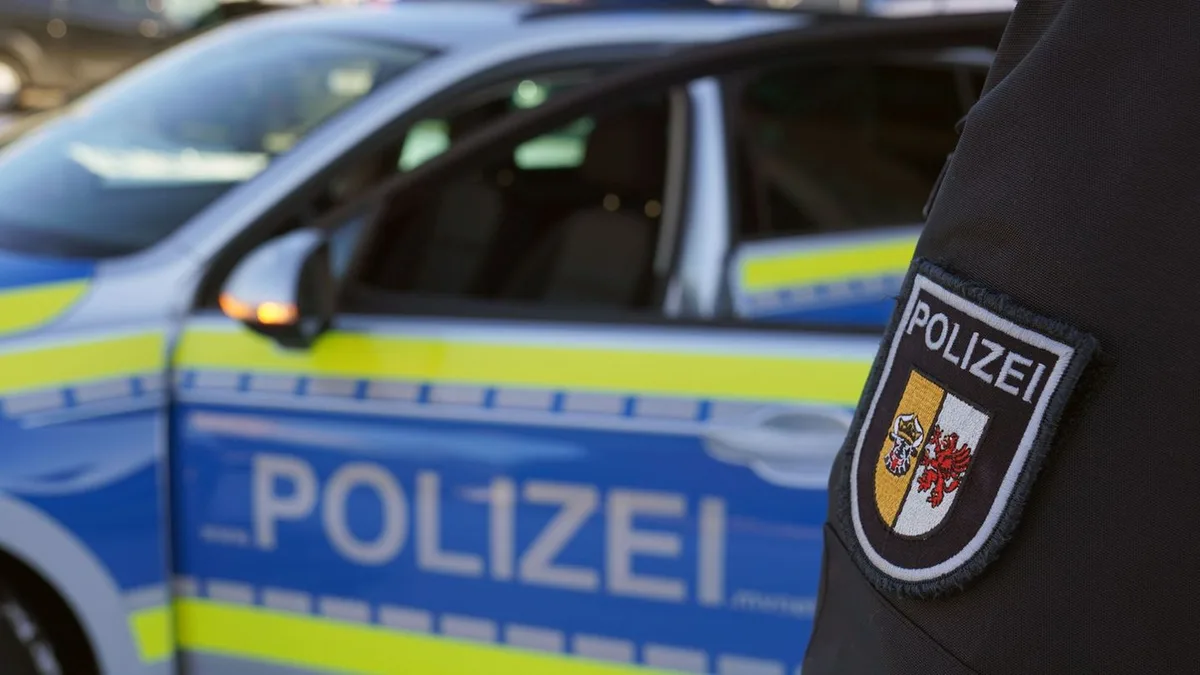 Kriminalität: Sanitäter bei Einsatz in Rostock mit Flasche verletzt