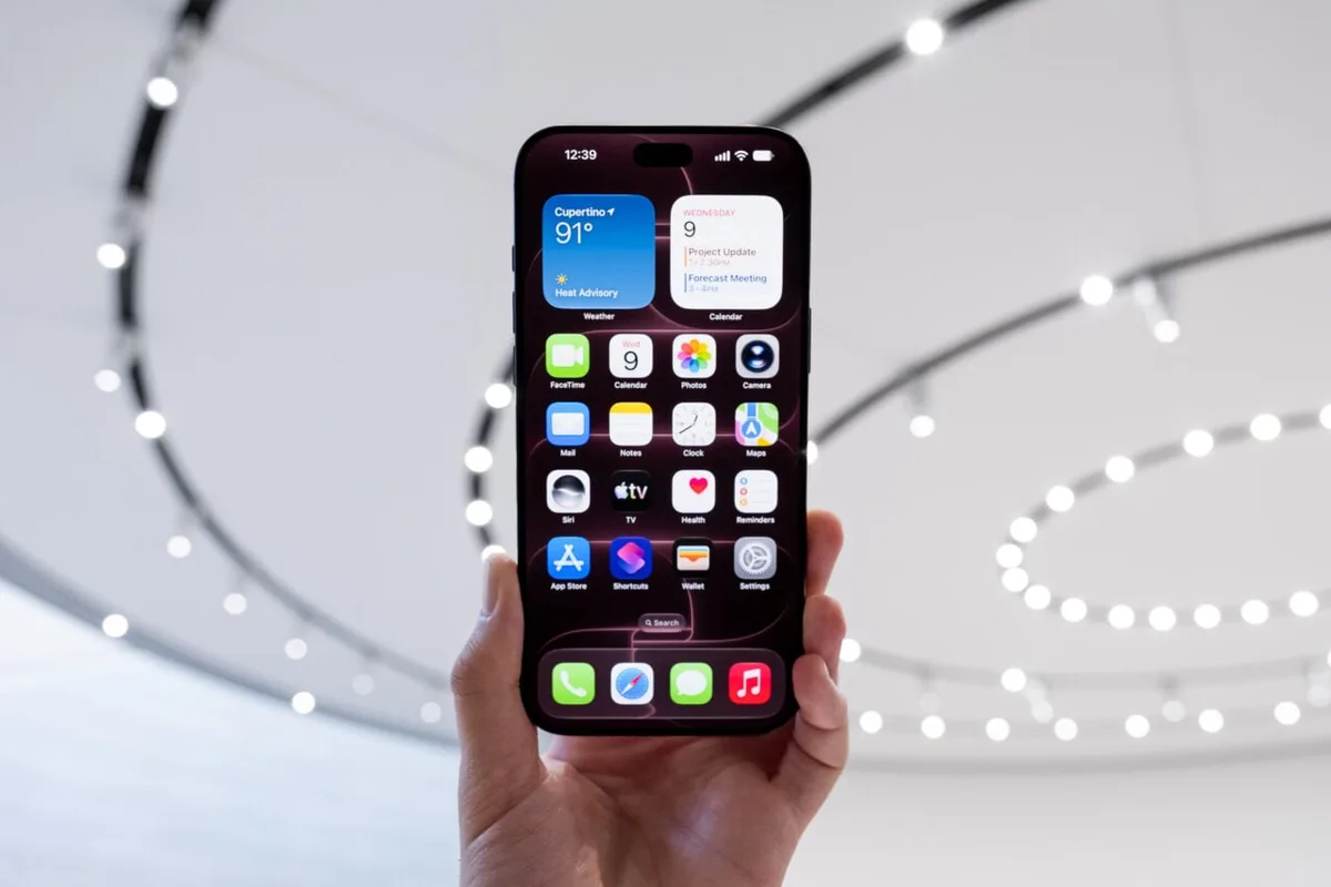 iOS 27 and Siri AI Are Officially Available to Download