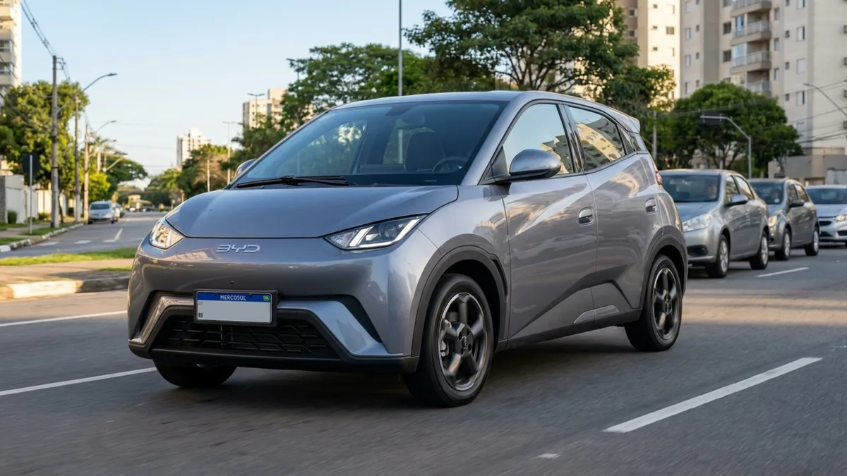 Sem gasolina, um compacto de 3,78 metros tem 280 km de autonomia homologada e cabe em uma rotina de deslocamentos curtos