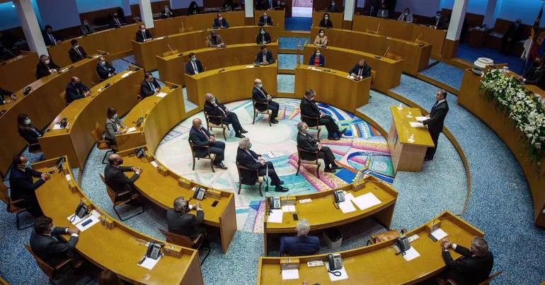 Parlamento açoriano assinala 50 anos da primeira sessão
