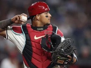 Tres caretas criollos finalistas al Guante de Oro en la Nacional