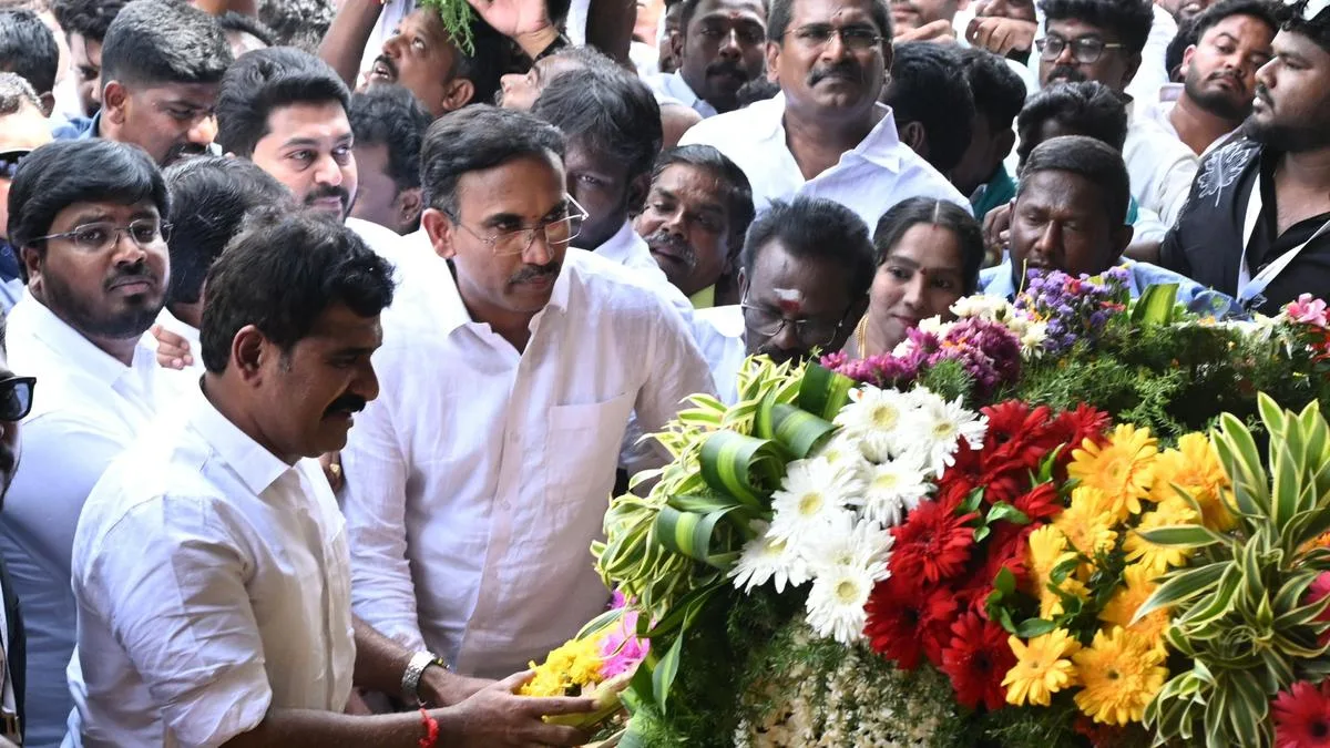 Party leaders, public pay homage to Tyagi Immanuel Sekaran in Paramakudi