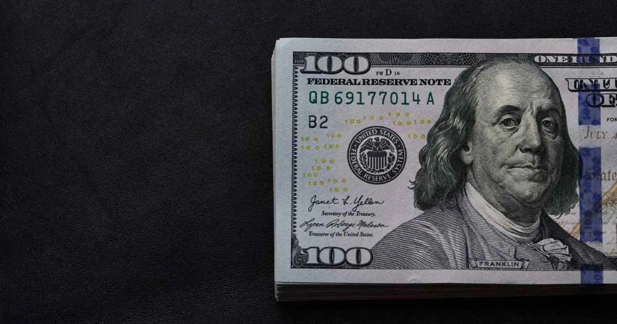 ¿Cómo cierran la semana el dólar oficial, el MEP y el CCL y qué marca en Río Negro y Neuquén?