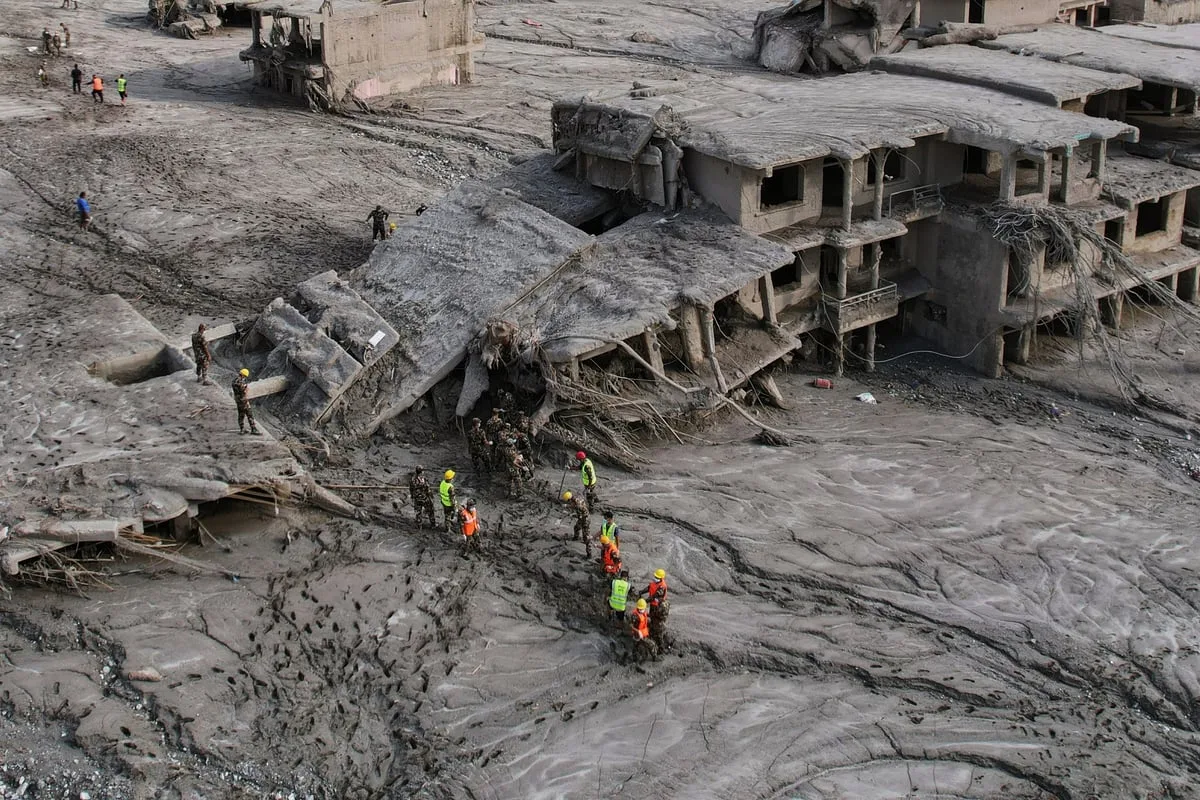 Searches continue for thousands missing as death toll tops 690 after Nepal flood