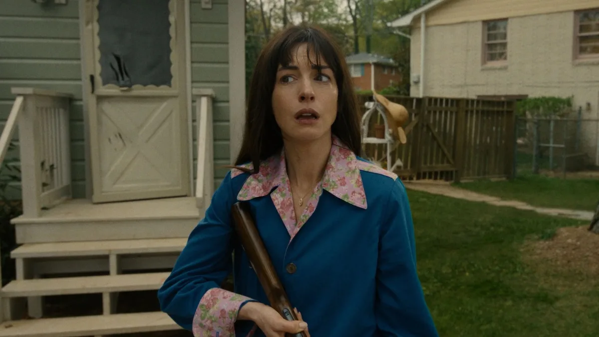 ‘O Fim da Rua’, ficção científica com Anne Hathaway, estreia nos cinemas