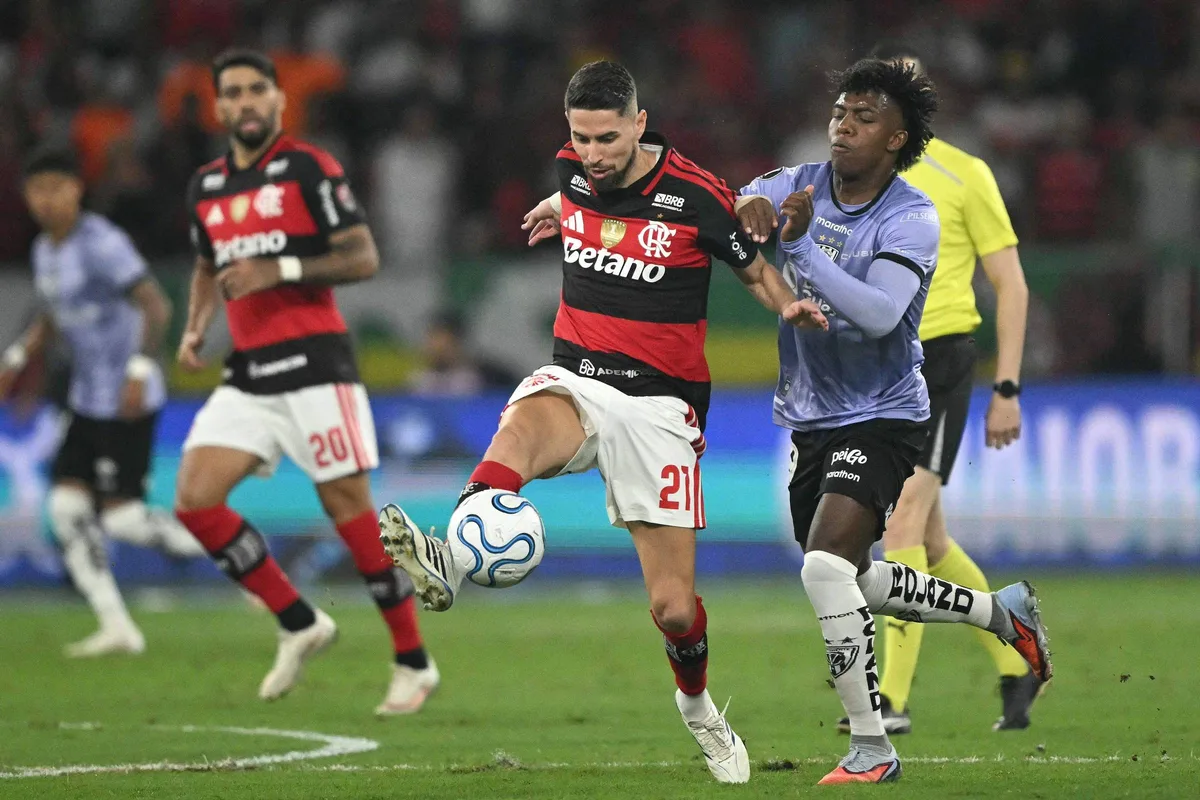 Flamengo sofre, mas empata com o Del Valle e vai à semifinal da Libertadores