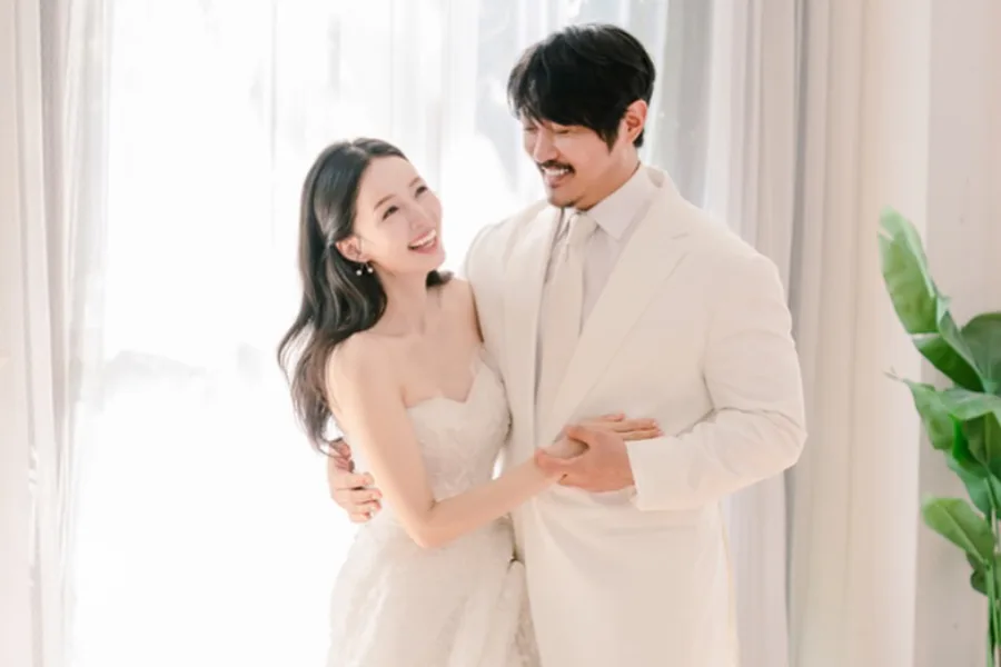 KCM And Wife Share Beautiful Wedding Photos