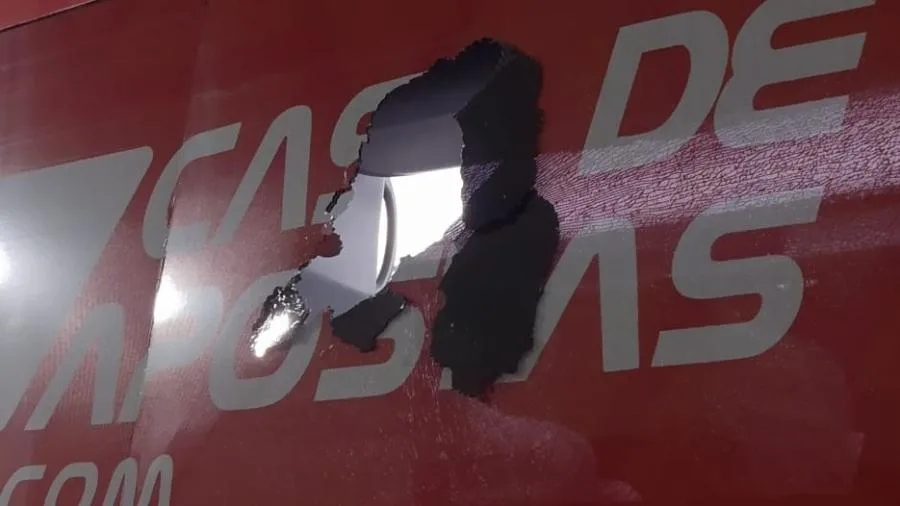 Justiça manda 4 integrantes da Bamor a júri por ataque a ônibus do Bahia