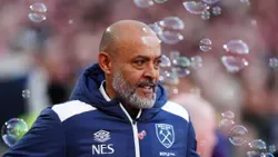 Nuno Espírito Santo eleito treinador do mês no Championship