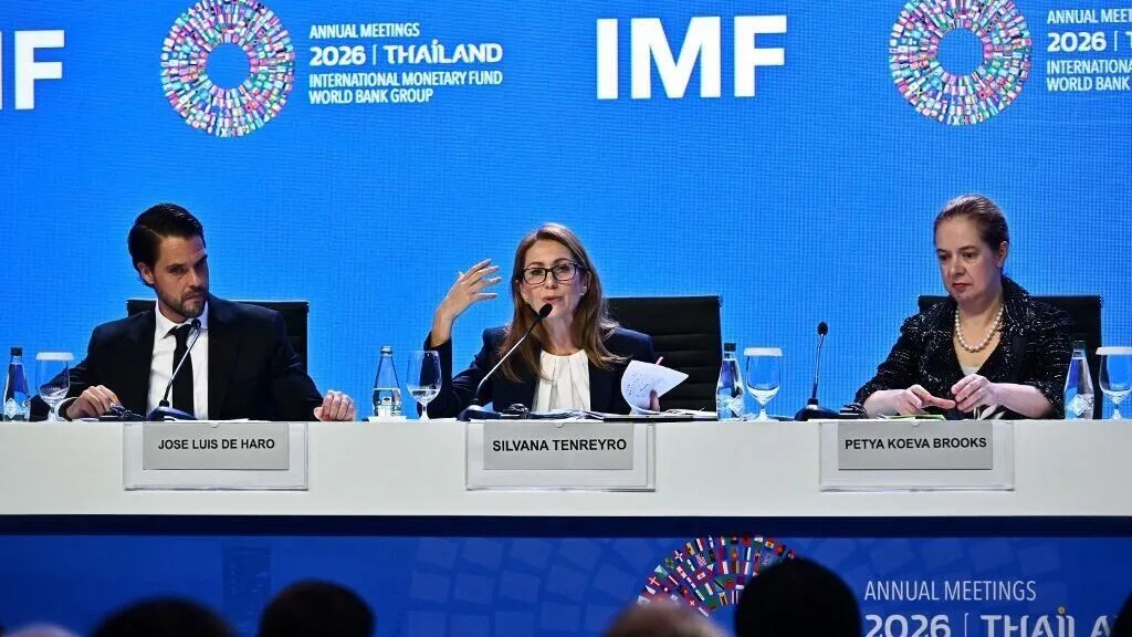 Le FMI relève sa prévision 2026 pour l'économie mondiale, tiraillée entre choc énergétique et boom de l'IA