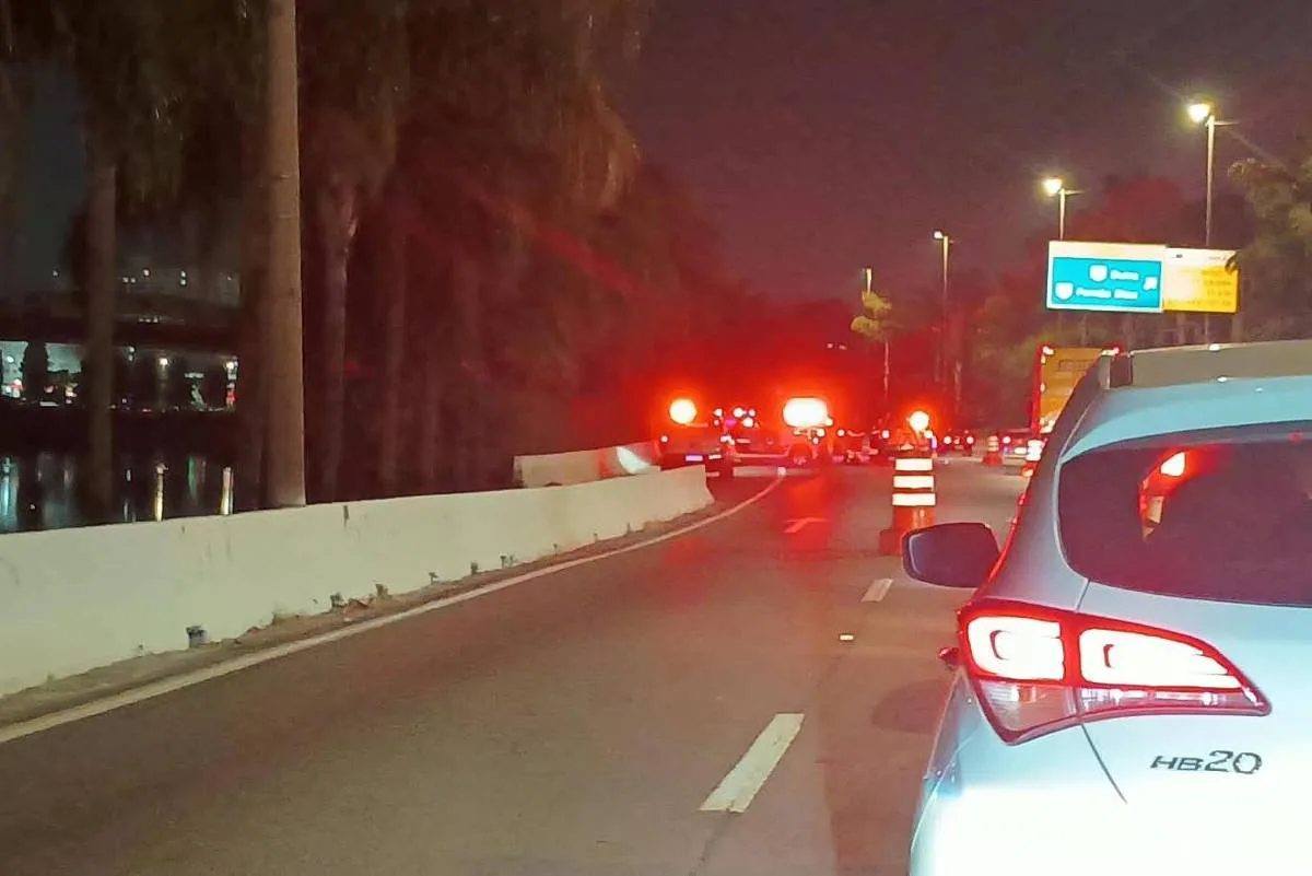 Policial militar de folga é morto durante tentativa de roubo na marginal Tietê, em SP, diz corporação