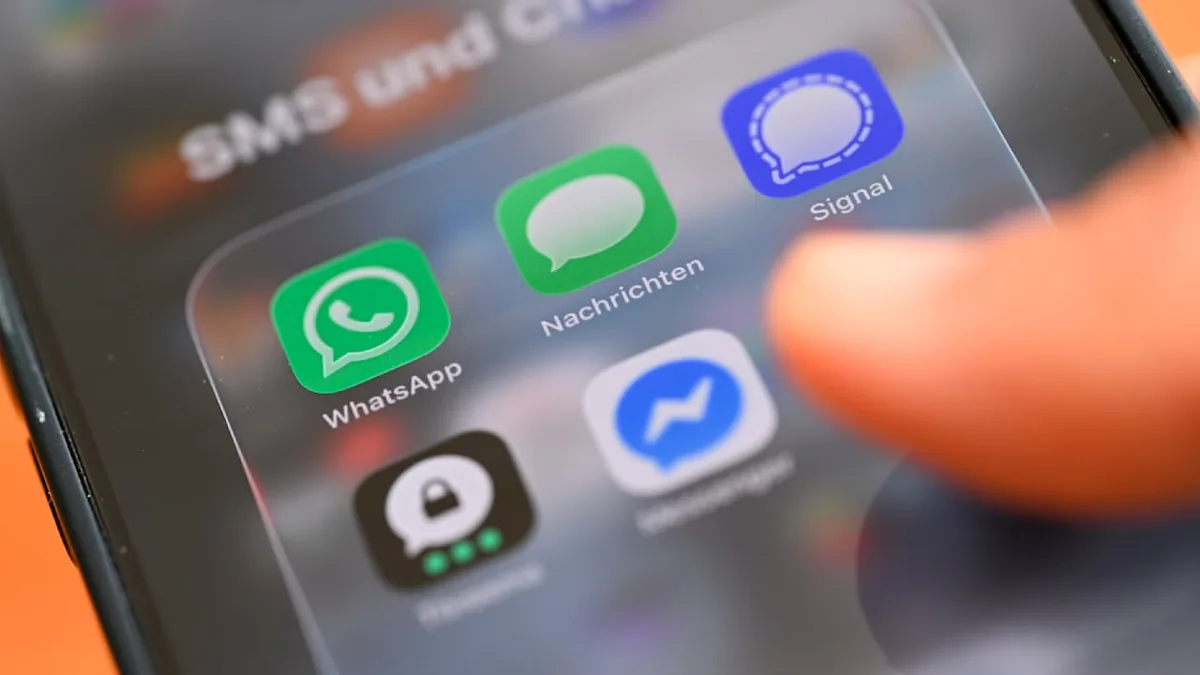 Geheime Überwachung - So liest der Zoll verschlüsselte WhatsApp‑Chats mit