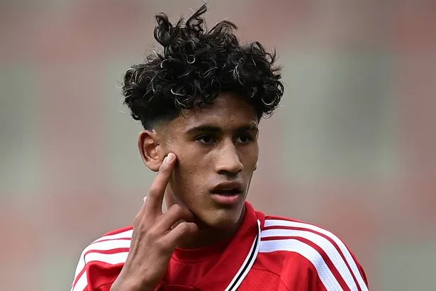 Man Utd eye JJ Gabriel reconciliation with new contract offer amid under £1m exit nightmare