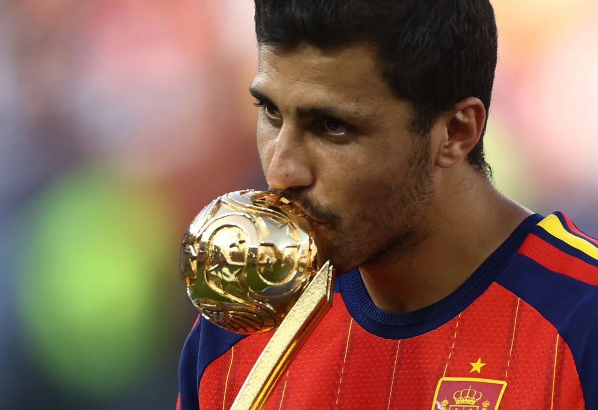 Barcelona não desiste de Rodri e prepara terceira oferta ao City