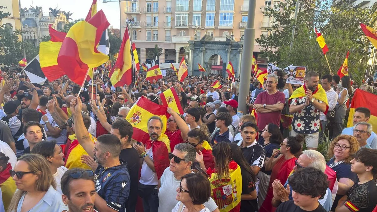 Las protestas en Ceuta suben de tono contra los “invasores”: “A por ellos, a por ellos”