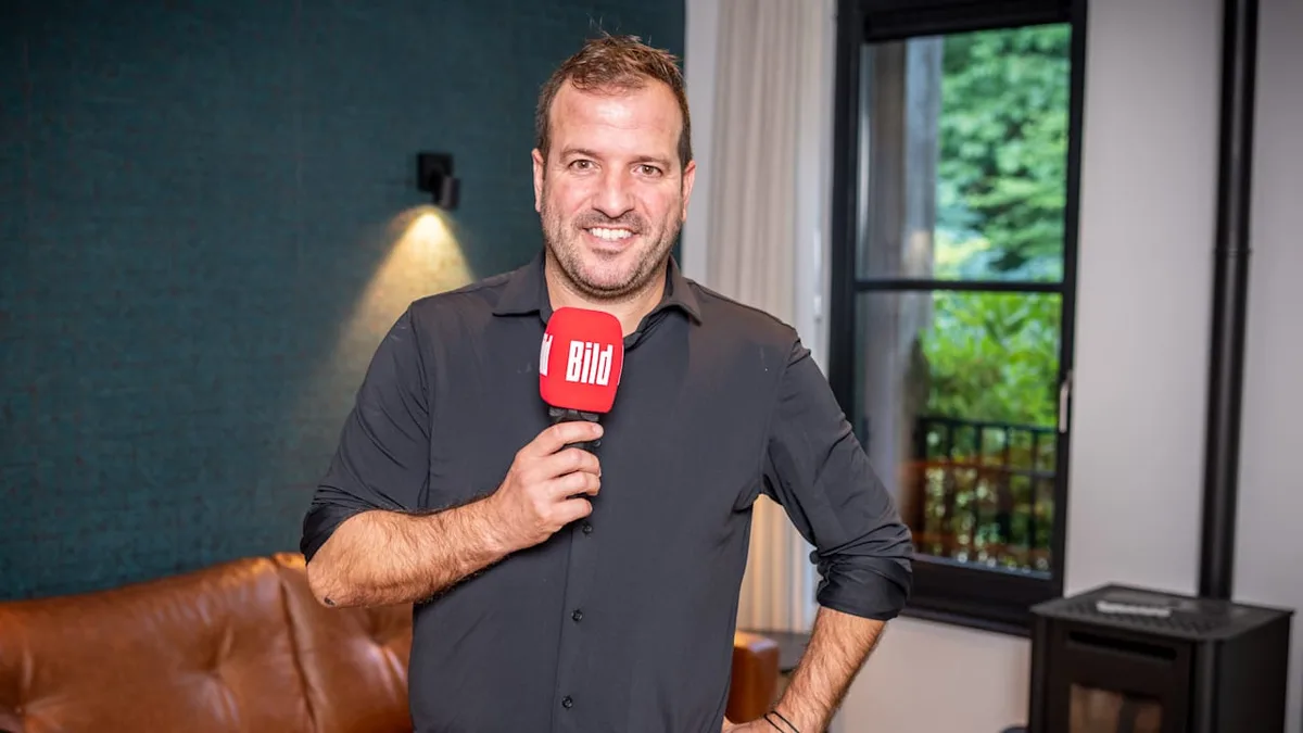 HSV-Fans waren schockiert - Van der Vaart entschuldigt sich für Skandal-Foto