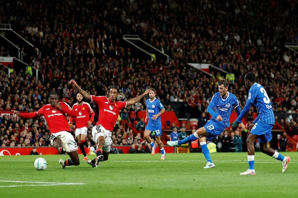 Man Utd out of League Cup after losing 3-2