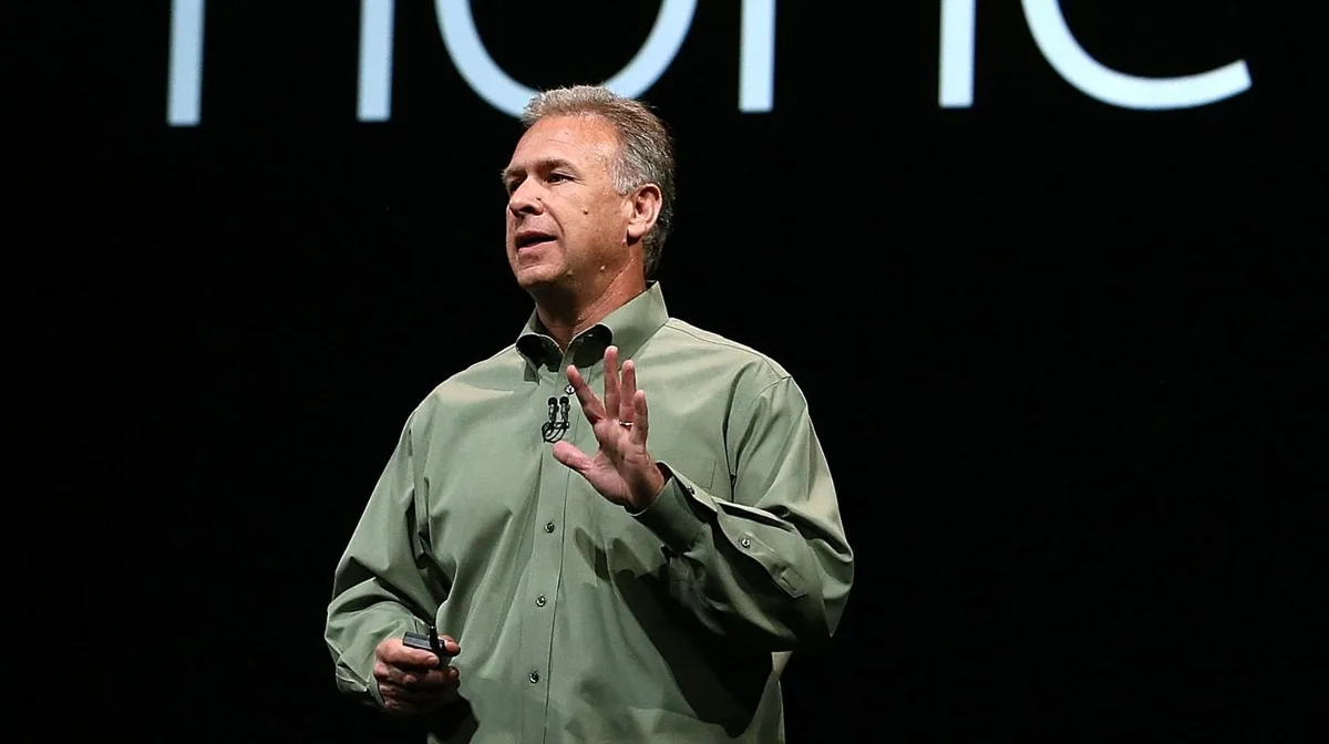 Quién es Phil Schiller, la nueva “baja” de Apple en la víspera del gran evento de la compañía de 2026