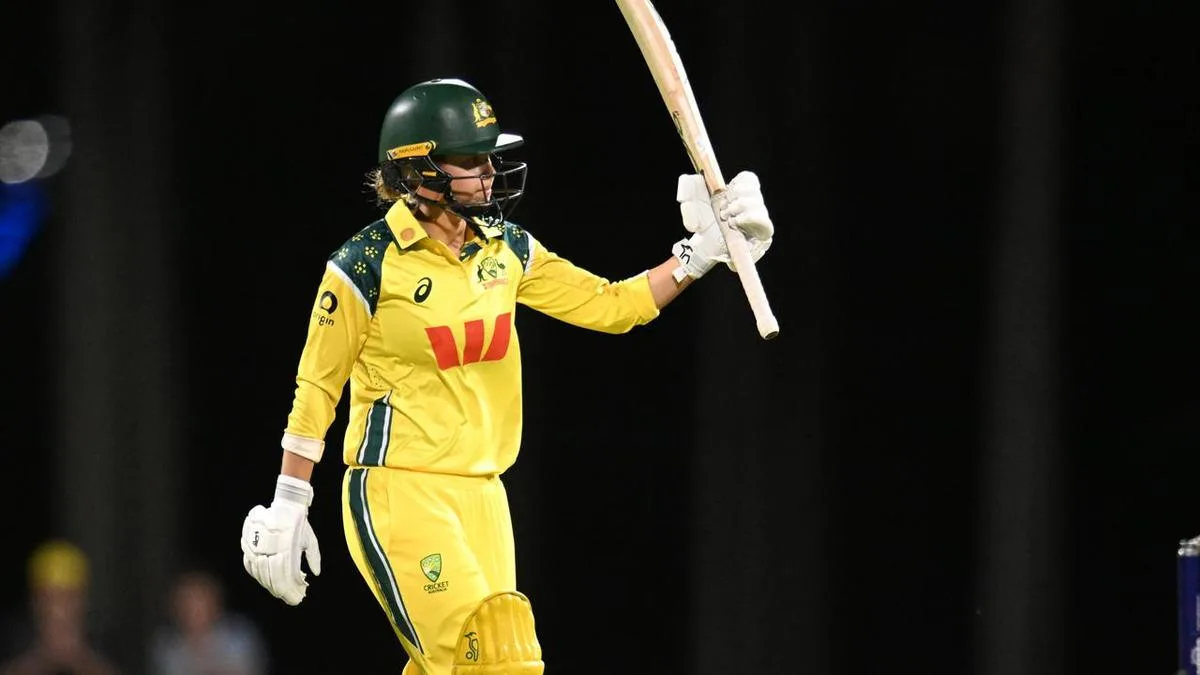 Fab Phoebe leads Aussie win as Megan shoots for stars against Bangladesh