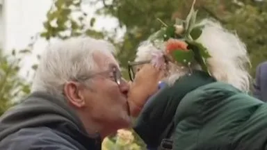 Paare feiern die Nicht-Hochzeit