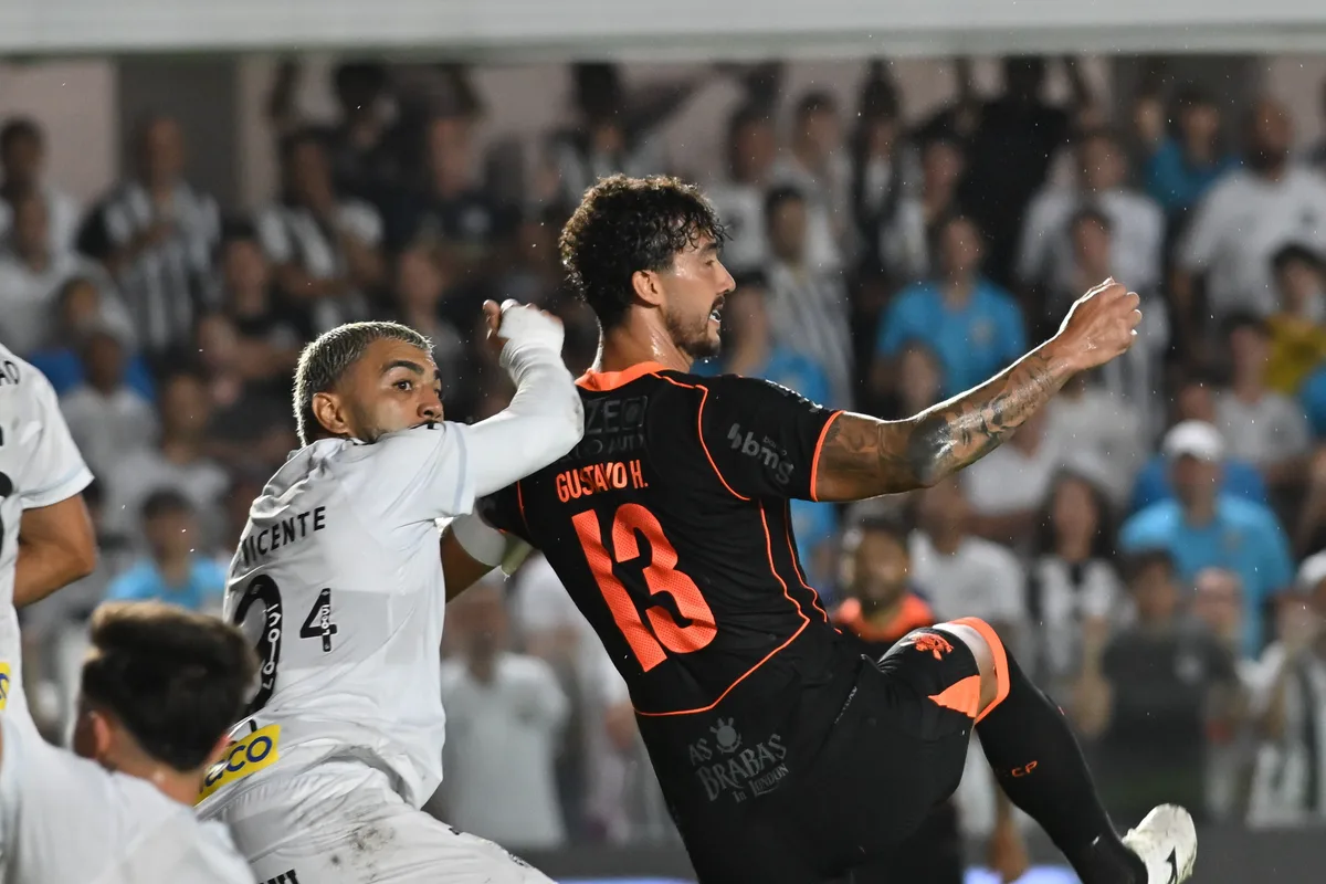 Santos tenta quebrar tabu de 15 anos contra o Corinthians no Brasileirão