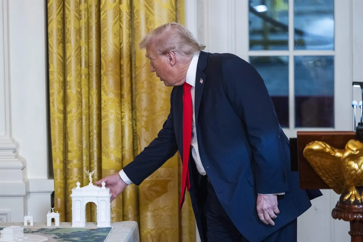 Trump anuncia que su Arco del Triunfo albergará una base de drones militares