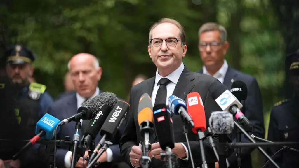 Alemanha enfrenta ‘guerra híbrida diária’, diz ministro do Interior após incidentes com drones