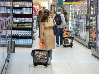 Listeria : Intermarché, Leclerc et des stations-service rappellent un burger au poulet dans toute la France