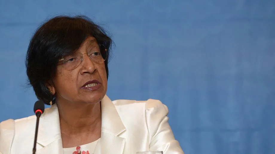 Le prix Nobel de la paix est décerné à la juriste sud-africaine "Navi" Pillay