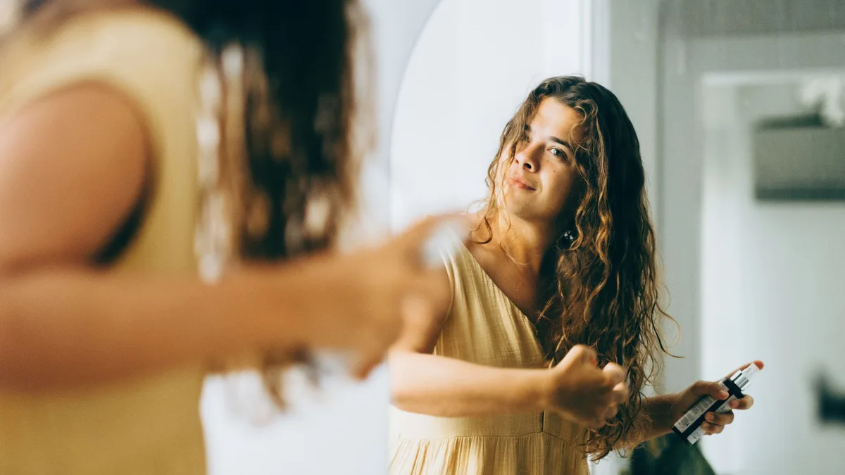 El ritual de 4 pasos viral que está conquistando a quienes quieren recuperar su cabello después del verano