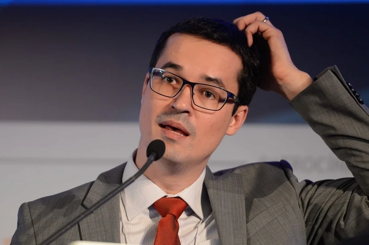 Fraude à Lei da Ficha Limpa: TSE suspende campanha de Dallagnol ao Senado