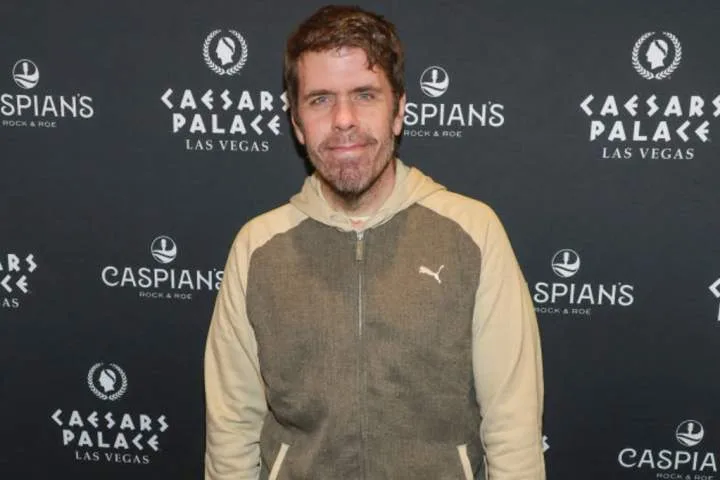 Perez Hilton enters treatment program 1 month after hospitalization