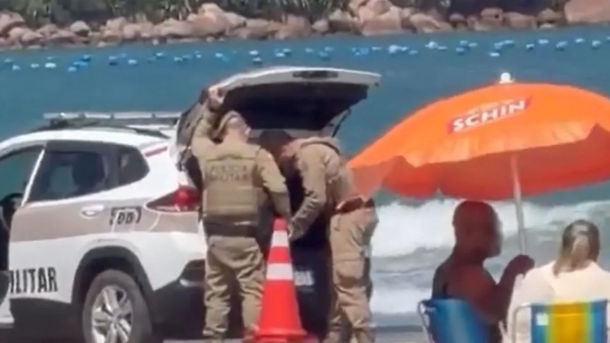 Homem é morto com golpes de faca após discussão em praia da Grande Florianópolis