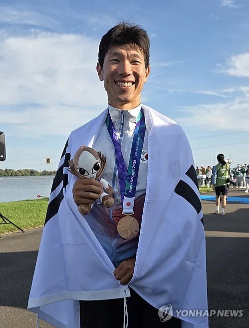 [아시안게임] 15kg 감량 투혼 끝에 다시 선 시상대…조정 박현수, 경량급 銅(종합)
