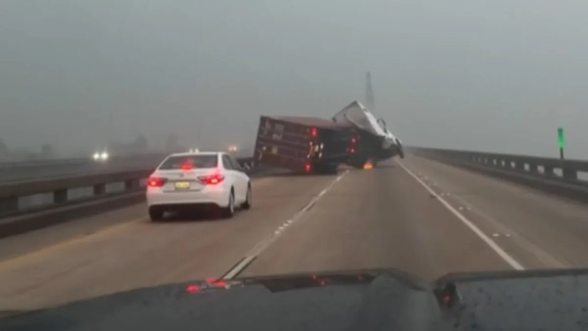Sturm in Louisiana stärker als 40-Tonner - Heftige Windböen reißen LKW um