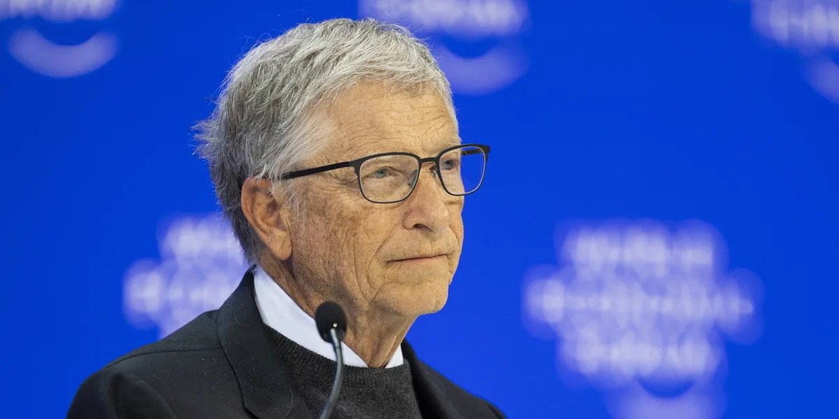 Bill Gates alerta para a falta de um plano contra “convulsão social” causada pela IA
