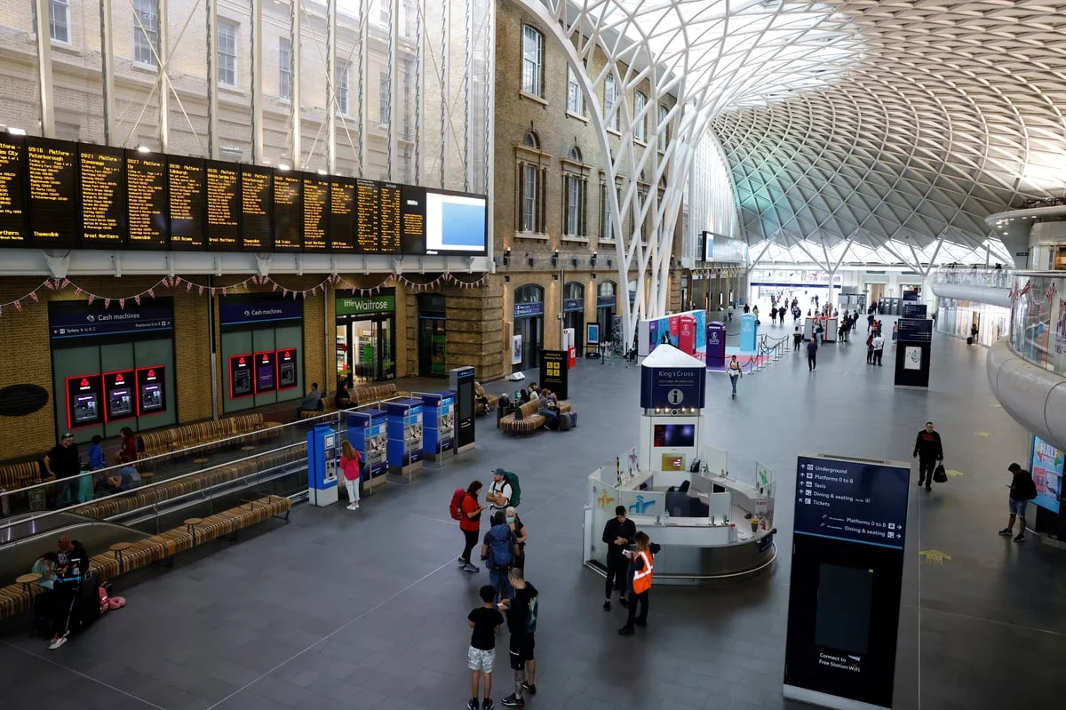 London King's Cross trains chaos as damaged overhead wires causes major disruption
