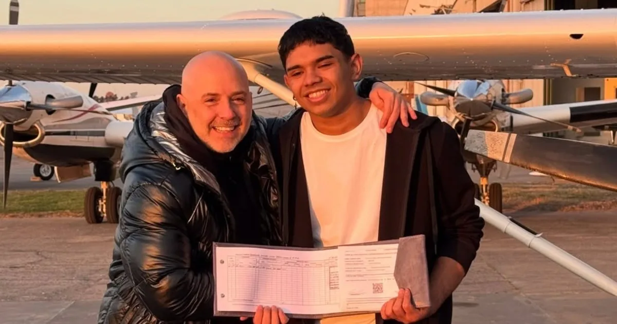 El orgullo de José María Muscari luego de que su hijo se recibiera de piloto de avión: "El primer tramo de su sueño"