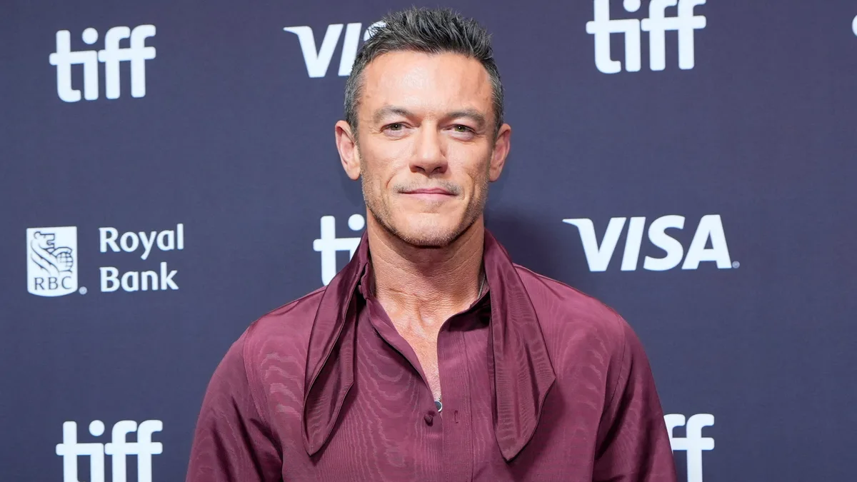 Luke Evans y una particular autocrítica: “Mi mayor decepción fue no haberme gustado antes en mi vida”