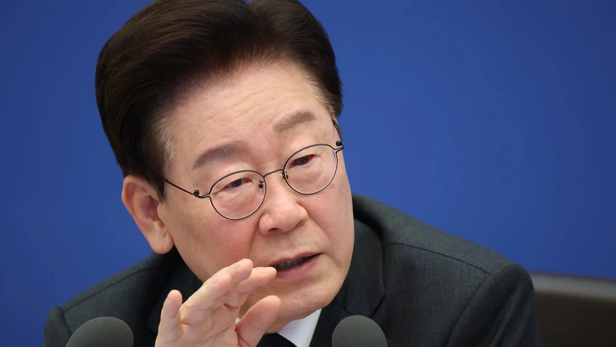 李대통령 “능력도 안되면서 큰자리 요구하며 내부 공격”